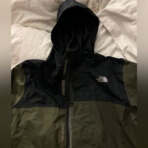 The north face Boys storm rain jacket sz M Taupe Green